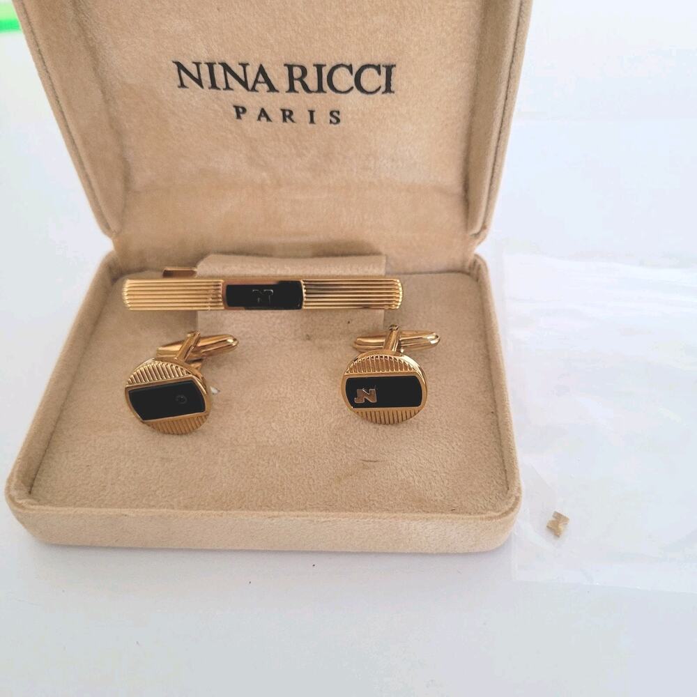 Nina Ricci N French Tie Bar Clip Cufflinks Set Gold Black Tone Logo Round Box‎